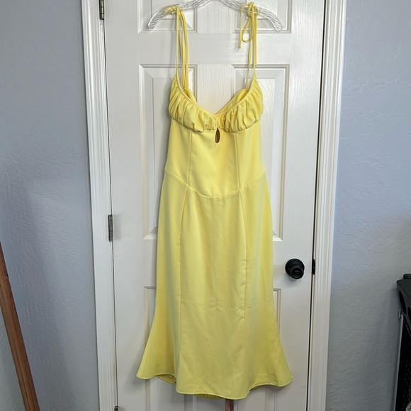 NWT House of CB Soren buttercup yellow cutout dress size L+ - Picture 3 of 14